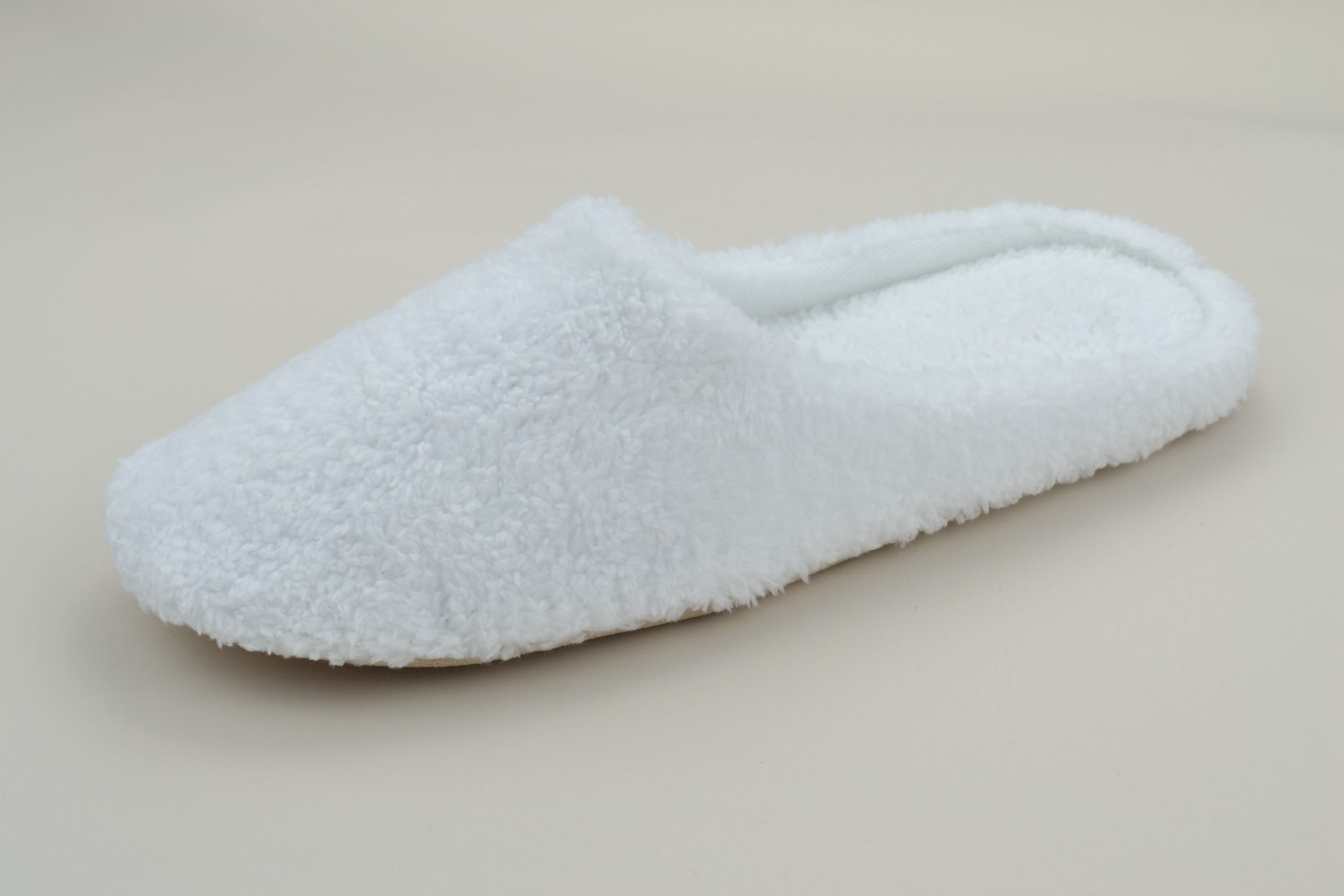 Closed-Toe Hotel Slipper